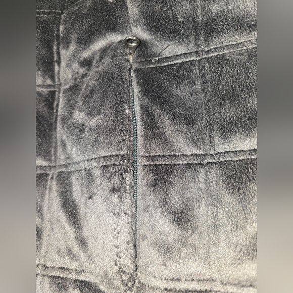 Lady Hathaway Vest - Picture 8 of 8